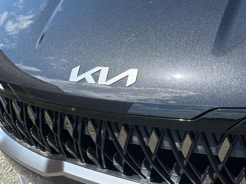 New 2026 Kia Carnival EX FWD image 12