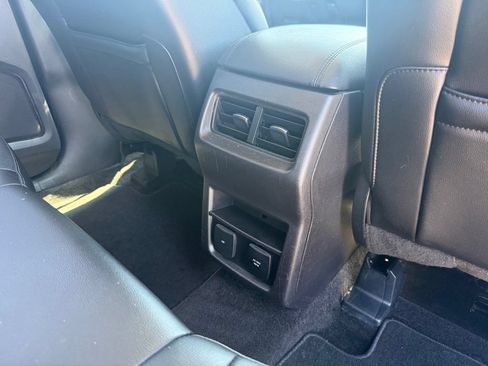 Used 2017 Ford Edge SEL w/ Equipment Group 201A AWD/4WD image 19