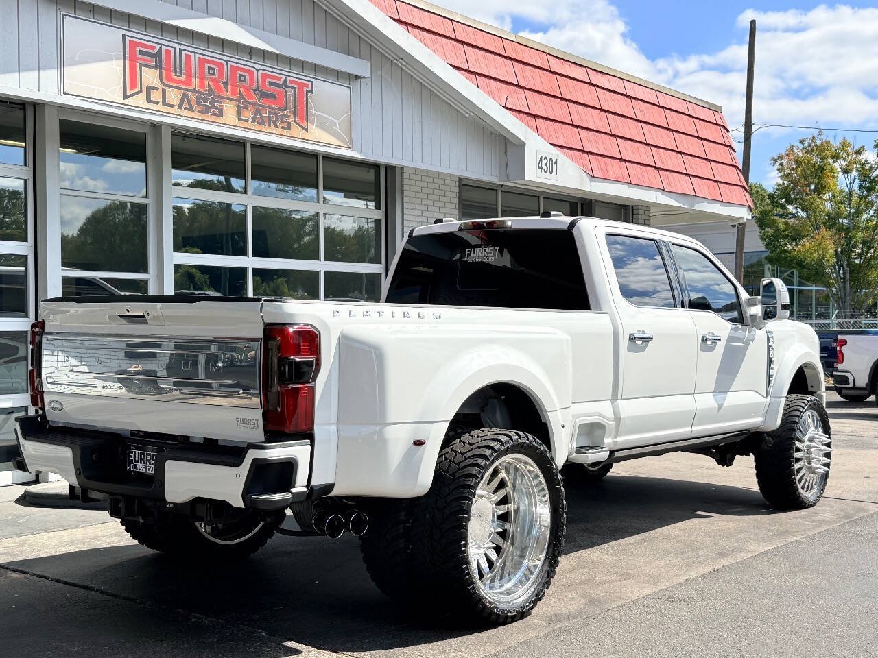 Used 2023 Ford F450 Platinum w/ FX4 Off-Road Package AWD/4WD image 3