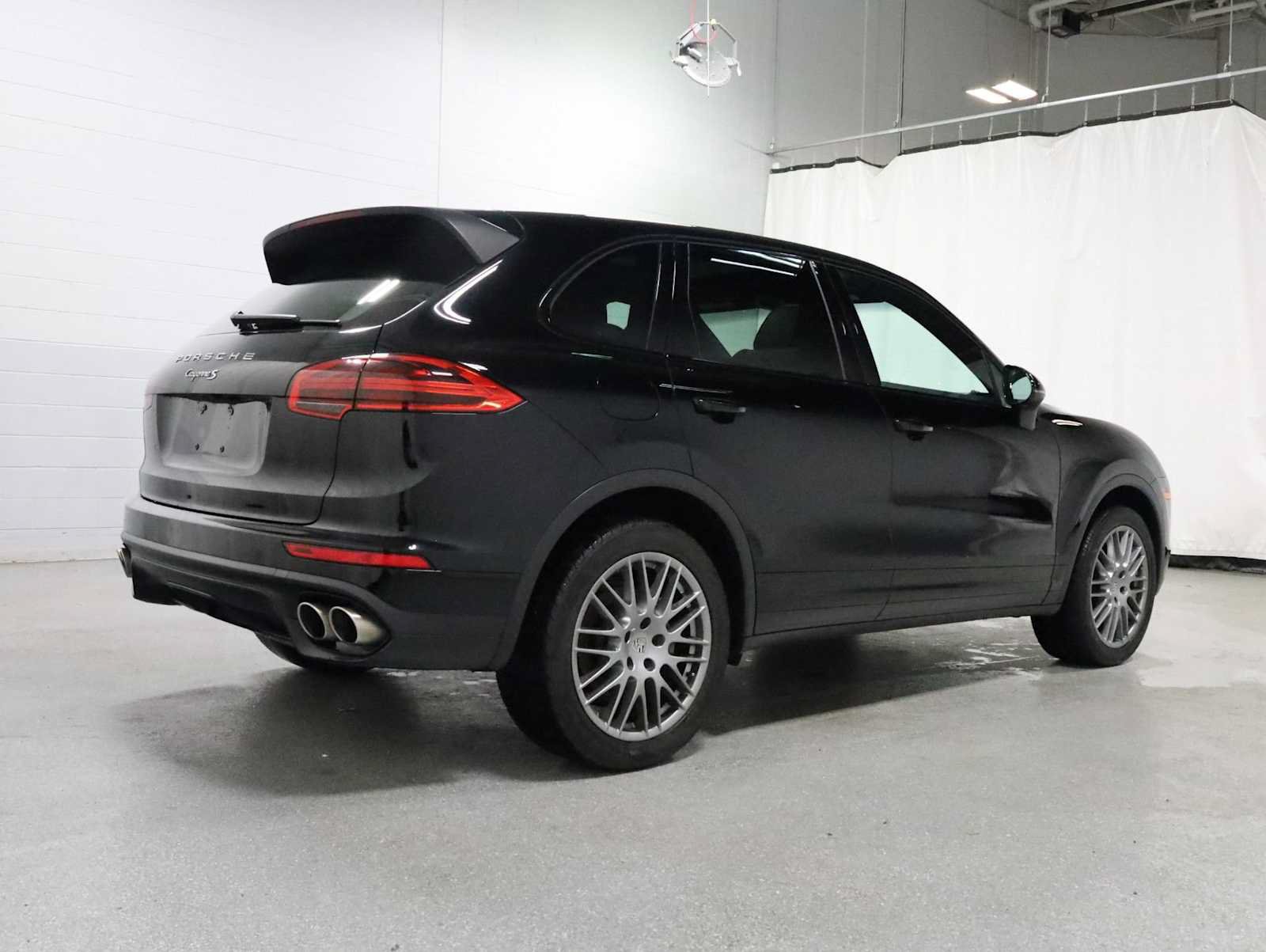 Used 2017 Porsche Cayenne S AWD/4WD image 9