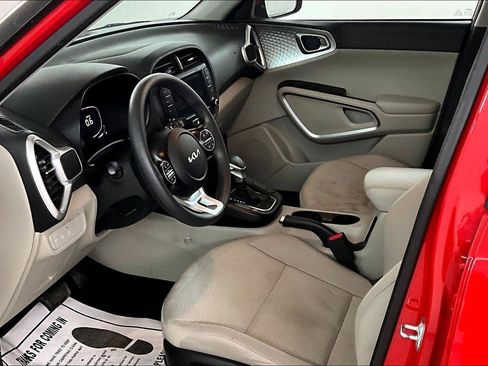 Used 2024 Kia Soul LX w/ Option Group 015 image 16