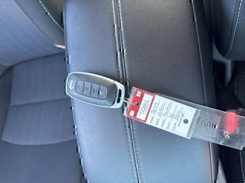 Used 2024 Nissan Sentra SV FWD image 25
