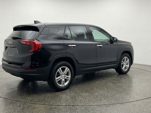 Used 2024 GMC Terrain SLE image 9