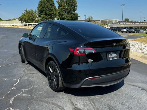 Used 2021 Tesla Model Y Long Range AWD/4WD image 3