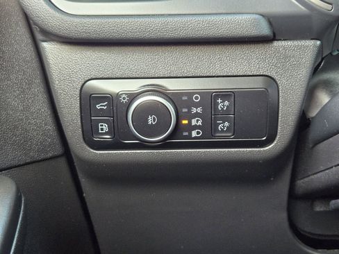 Used 2023 Ford Escape SE image 24