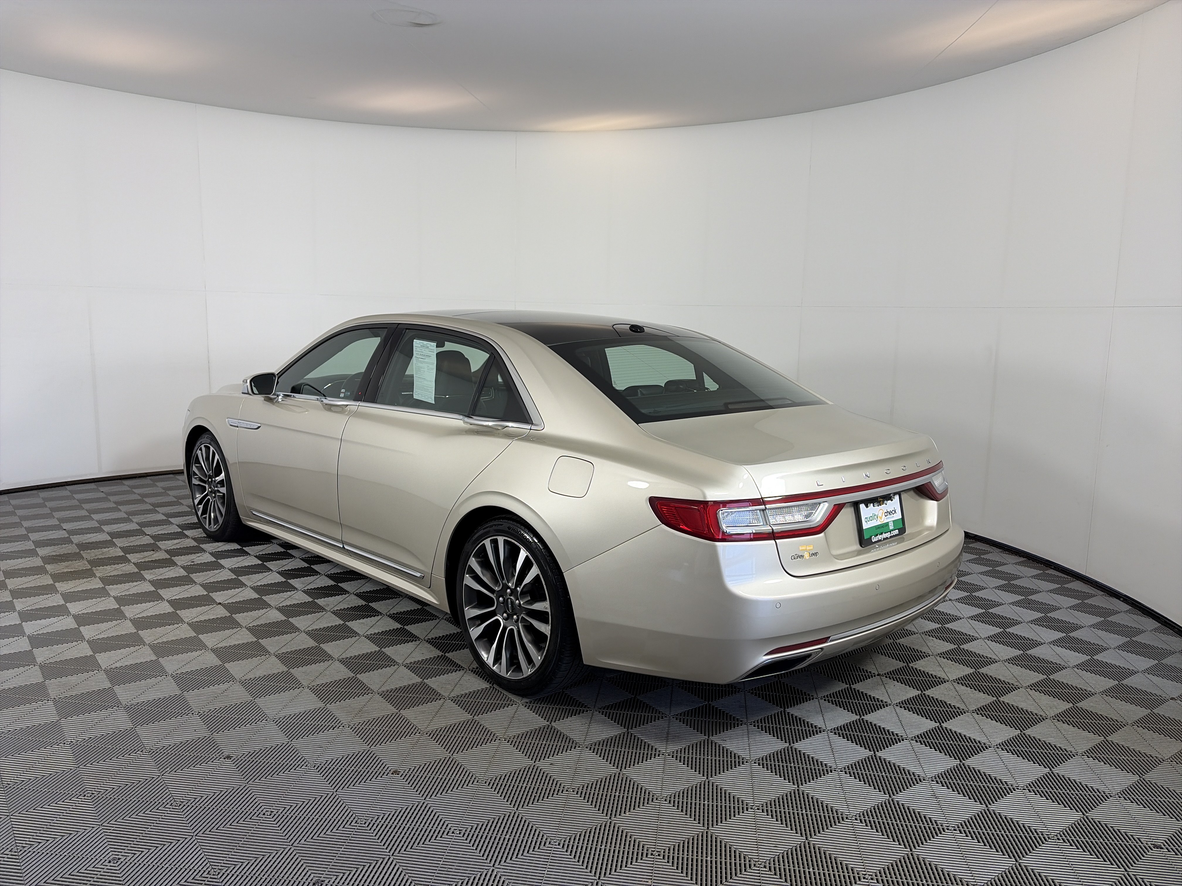 Used 2017 Lincoln Continental Reserve w/ Climate Package AWD/4WD image 8