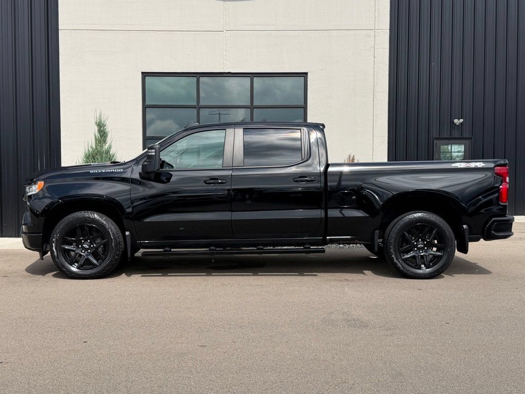 Used 2024 Chevrolet Silverado 1500 RST w/ Max Trailering Package AWD/4WD image 2
