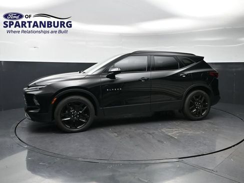 Used 2023 Chevrolet Blazer LT w/ Sound & Technology Package FWD image 2