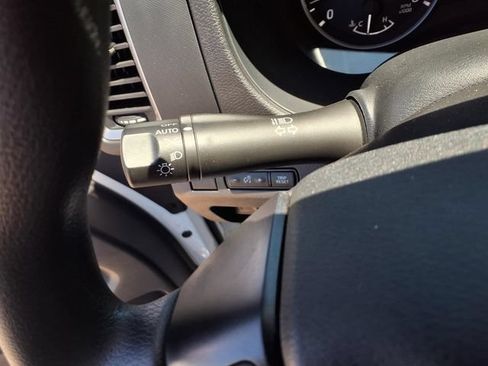 Used 2024 Nissan Frontier SV RWD image 10
