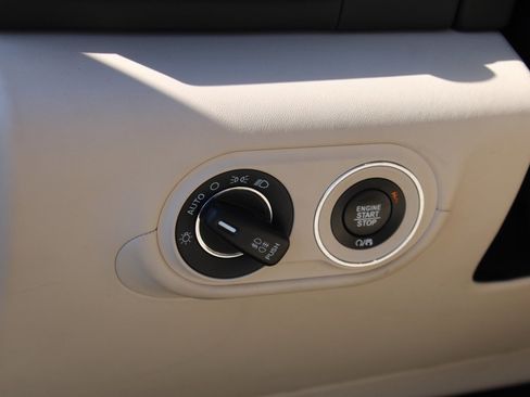 Used 2017 Maserati Levante S image 22