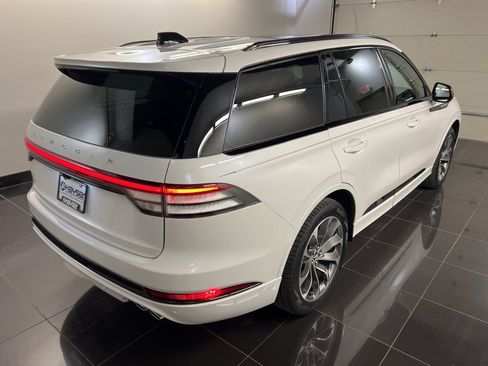 New 2026 Lincoln Aviator AWD image 6