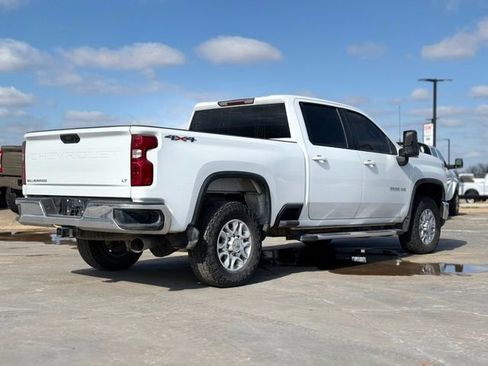 Used 2024 Chevrolet Silverado 2500 LT image 2