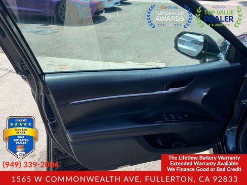 Used 2018 Toyota Camry LE FWD image 19