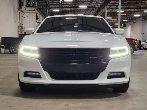 Used 2018 Dodge Charger GT image 2