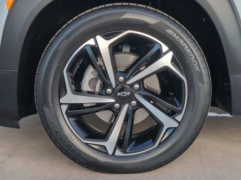 Used 2023 Chevrolet TrailBlazer RS w/ Sun and Liftgate Package image 31