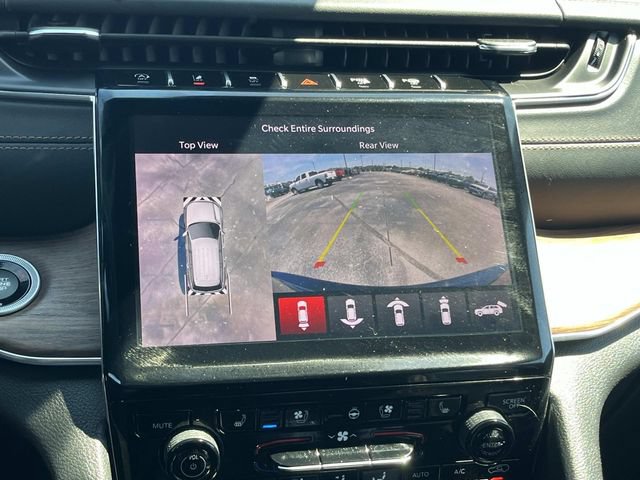 Used 2023 Jeep Grand Cherokee Summit AWD/4WD image 38