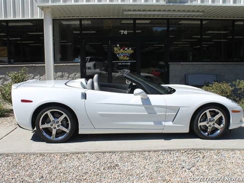 Used 2007 Chevrolet Corvette Convertible w/ Preferred Equipment Group RWD image 20