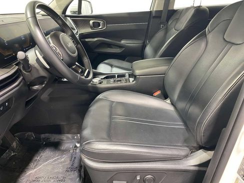 Used 2025 Kia Sorento EX FWD image 14