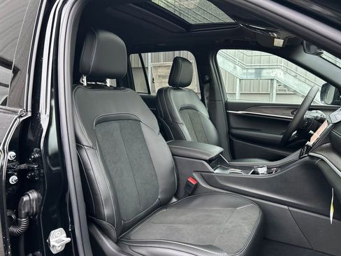 New 2026 Jeep Grand Cherokee Altitude image 37