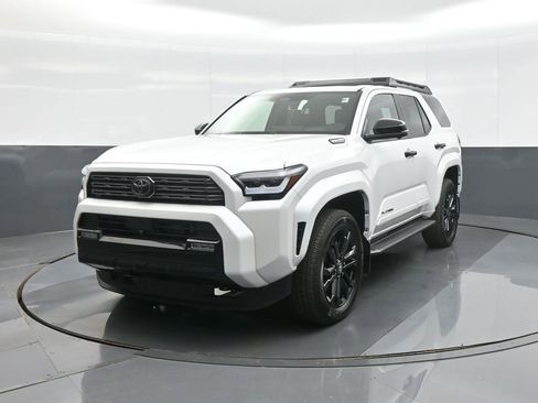 Certified 2026 Toyota 4Runner 4WD image 5