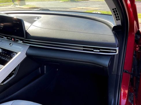 Used 2023 Hyundai Elantra Limited w/ Cargo Package image 17