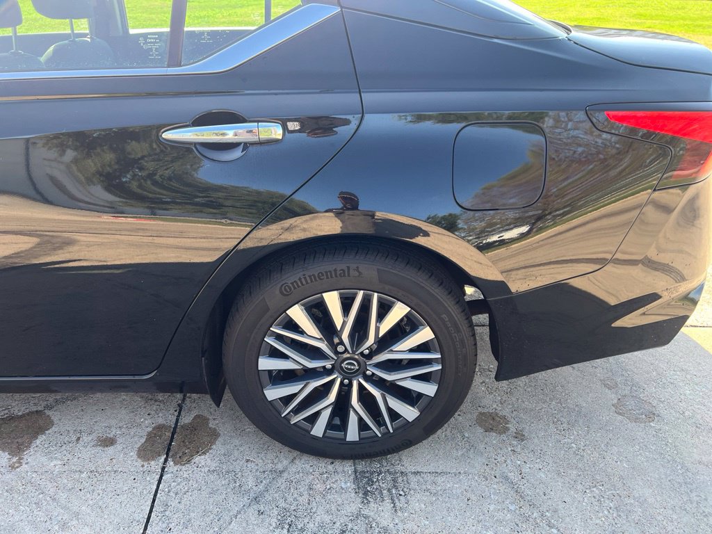 Used 2023 Nissan Altima 2.5 SV FWD image 8