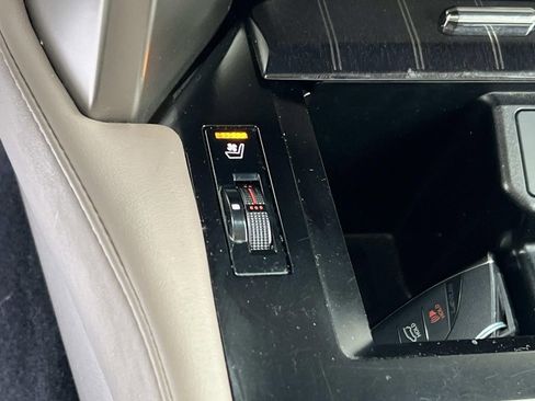 Used 2021 Lexus GX 460 Premium w/ Premium Package image 34