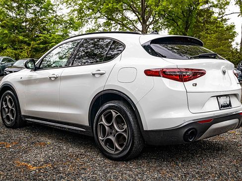Used 2022 Alfa Romeo Stelvio Ti image 4