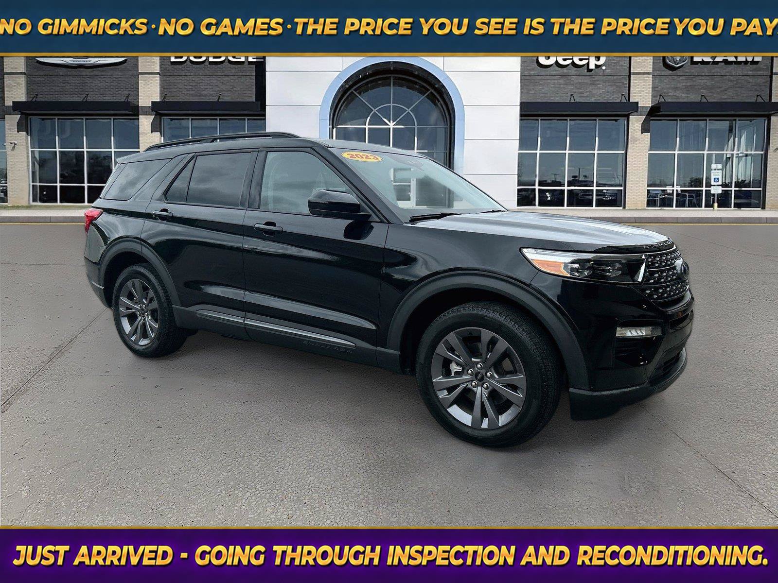 Used 2023 Ford Explorer XLT w/ Equipment Group 202A AWD/4WD image 1