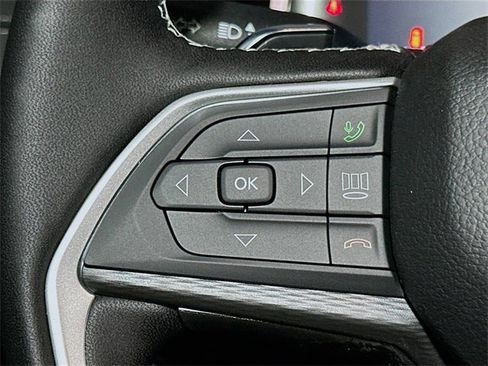 New 2025 Jeep Grand Cherokee Altitude image 28