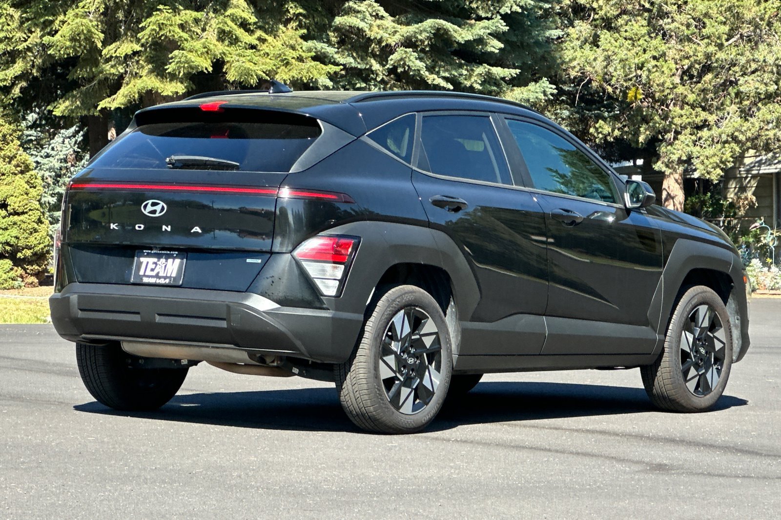 Used 2024 Hyundai Kona SEL AWD/4WD image 4