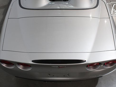 Used 2005 Chevrolet Corvette w/ Preferred Equipment Group image 38