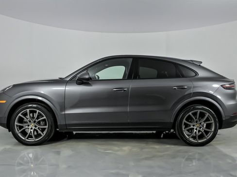 Used 2022 Porsche Cayenne Coupe image 8
