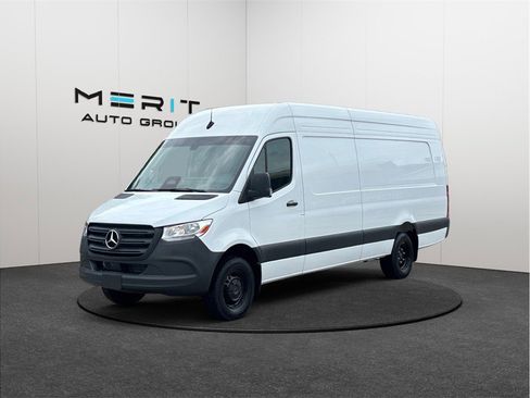 Used 2025 Mercedes-Benz Sprinter 3500 image 4
