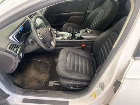 Used 2014 Ford Fusion SE FWD image 11