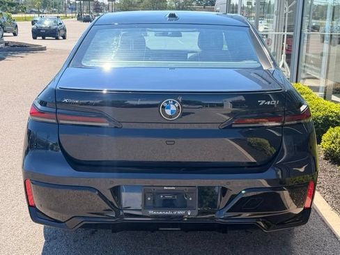 Used 2025 BMW 740i xDrive w/ Premium Package AWD/4WD image 5