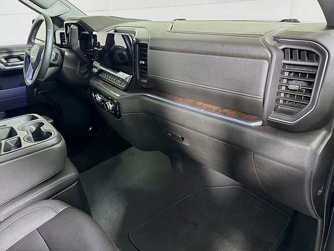 Used 2024 GMC Sierra 1500 SLT image 28