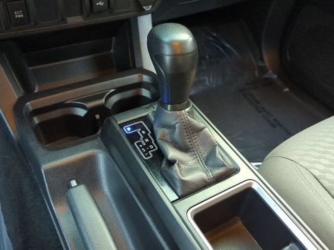 Used 2020 Toyota Tacoma SR w/ SR Convenience Package RWD image 14