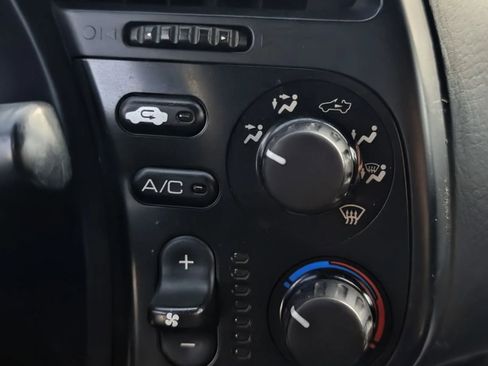 Used 2005 Honda S2000 Convertible 2D image 39