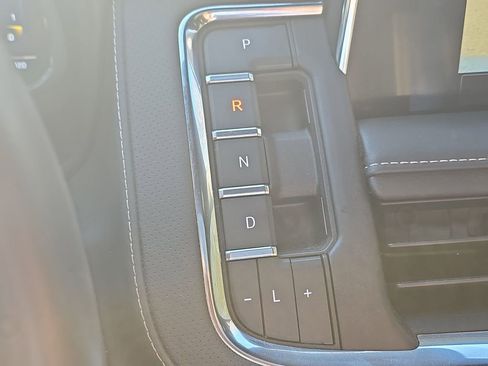 Used 2023 Chevrolet Tahoe Premier image 25