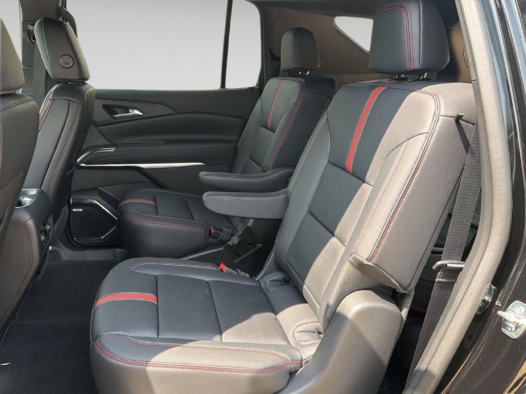 New 2026 Chevrolet Traverse RS w/ LPO, Cargo Package FWD image 11