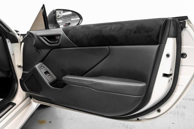 Used 2022 Toyota GR86 Premium w/ ALL Weather Mat Package (TMS) RWD image 44