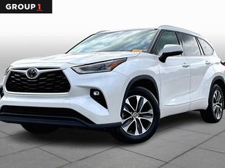 Used 2021 Toyota Highlander XLE video 1