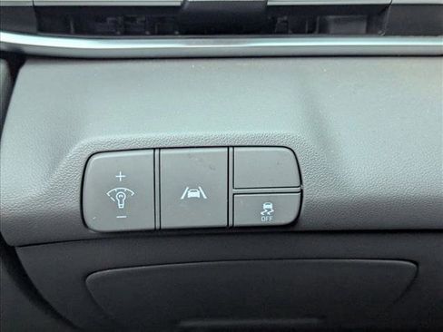 Used 2023 Hyundai Elantra SEL w/ Convenience Package image 10