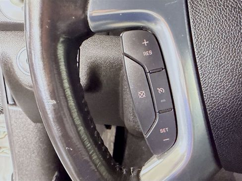 Used 2016 GMC Acadia SLE image 14