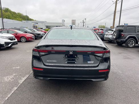 Used 2023 Honda Accord Touring image 3