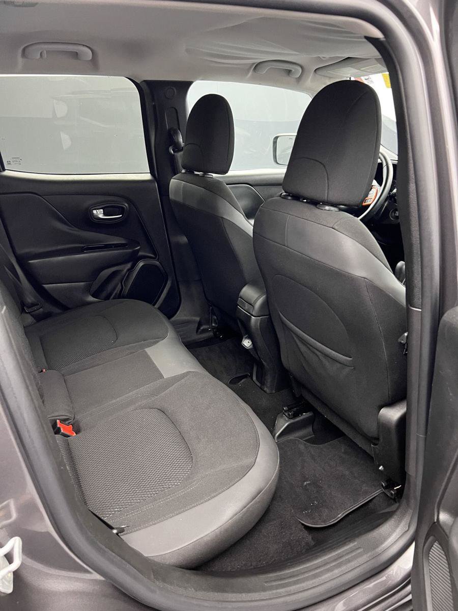 Used 2019 Jeep Renegade Altitude w/ Quick Order Package 2XM FWD image 22