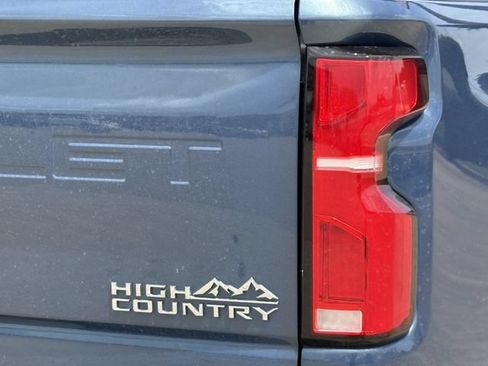 Used 2026 Chevrolet Silverado 2500 High Country w/ Technology Package AWD/4WD image 8