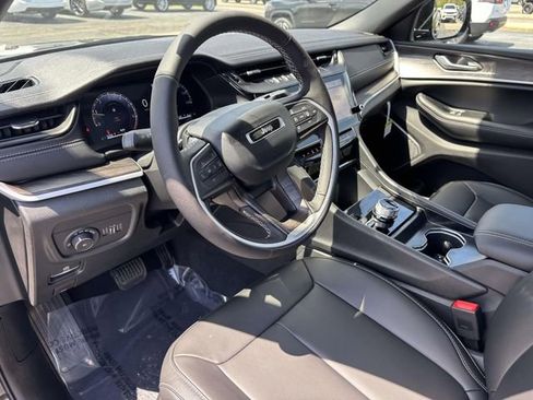 New 2026 Jeep Grand Cherokee L Limited AWD/4WD image 16