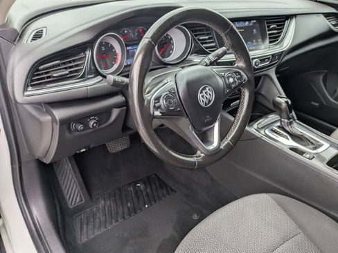 Used 2018 Buick Regal Preferred w/ Sights and Sounds Package FWD image 10